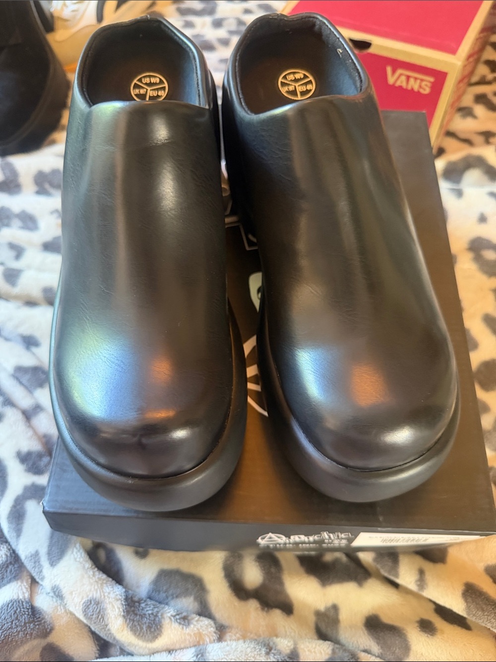 T.U.K. Anarchic Bubble Platform Clogs Black Women’s Size 9 T2311L